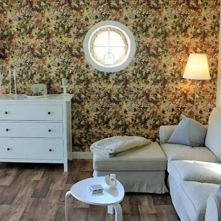 Rosengarten Am Pfarrgarten Starkow Appartamento *